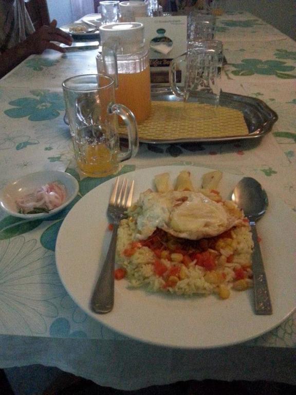 Chan Myae Guesthouse Rangoon Buitenkant foto