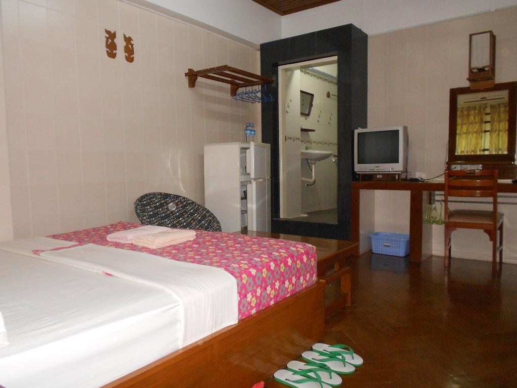 Chan Myae Guesthouse Rangoon Buitenkant foto