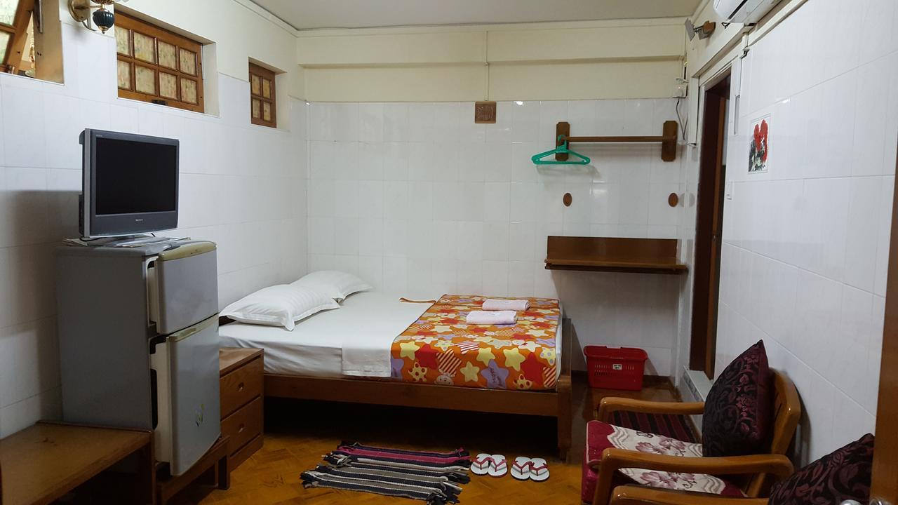 Chan Myae Guesthouse Rangoon Buitenkant foto