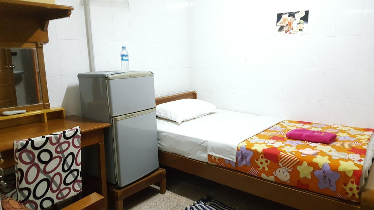 Chan Myae Guesthouse Rangoon Buitenkant foto
