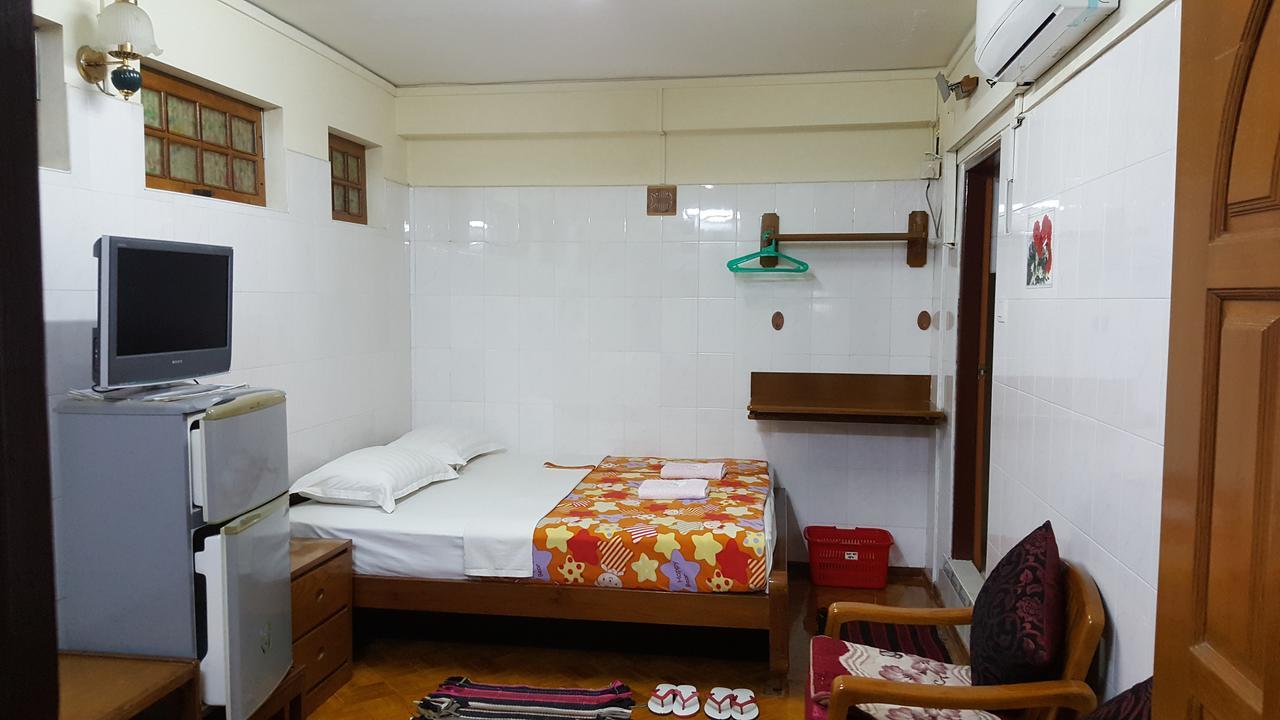 Chan Myae Guesthouse Rangoon Buitenkant foto
