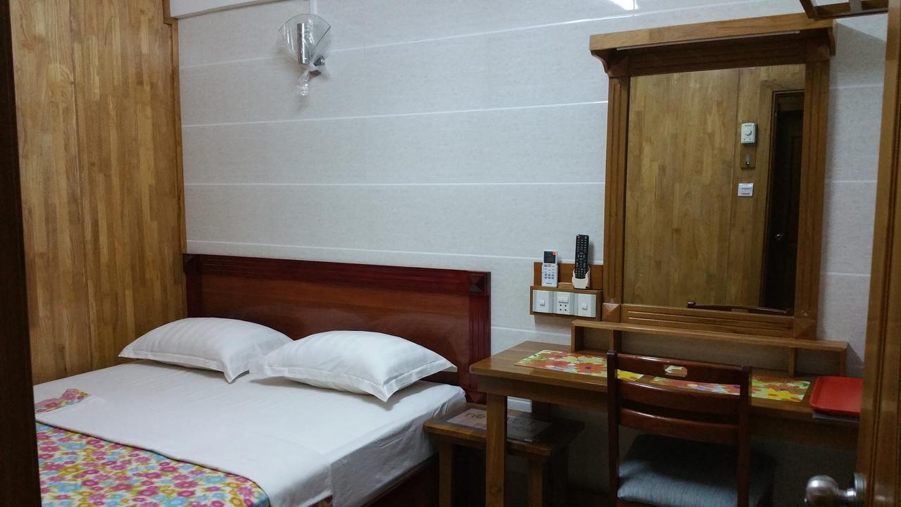 Chan Myae Guesthouse Rangoon Buitenkant foto