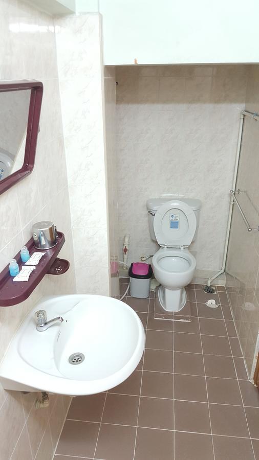 Chan Myae Guesthouse Rangoon Buitenkant foto