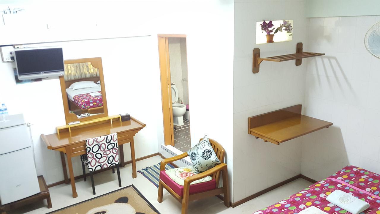 Chan Myae Guesthouse Rangoon Buitenkant foto