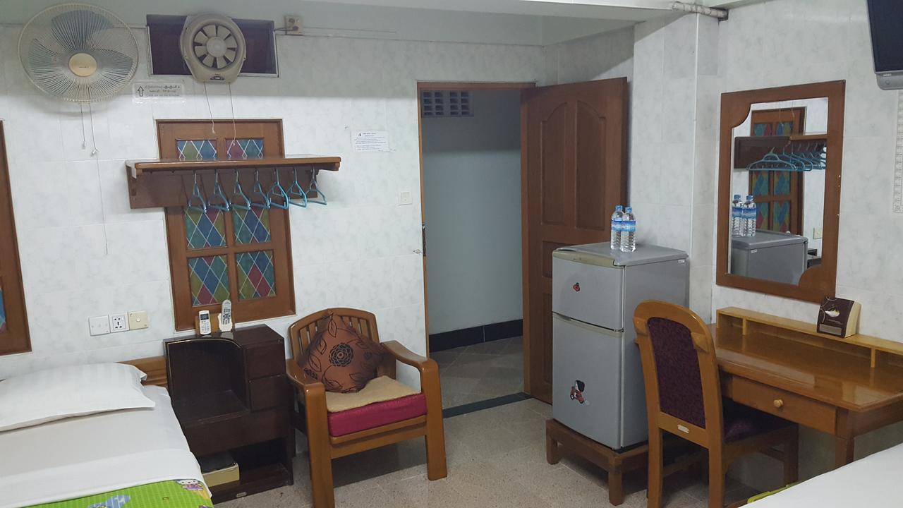 Chan Myae Guesthouse Rangoon Buitenkant foto