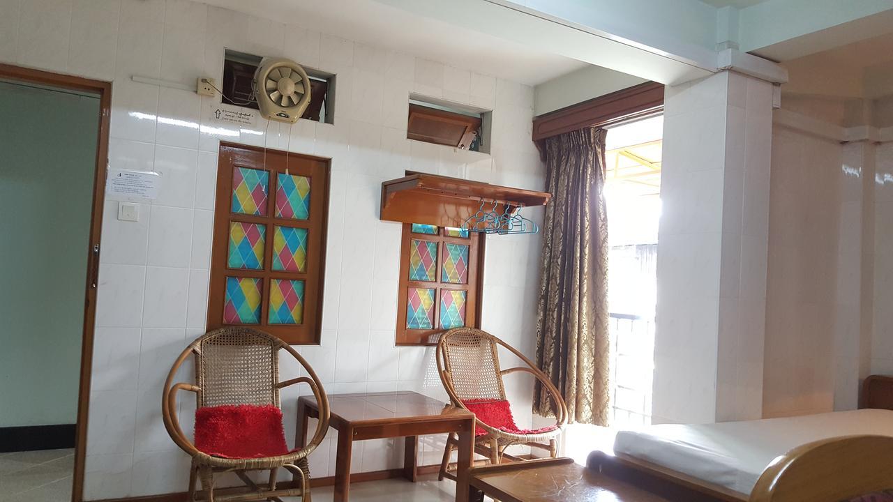 Chan Myae Guesthouse Rangoon Buitenkant foto