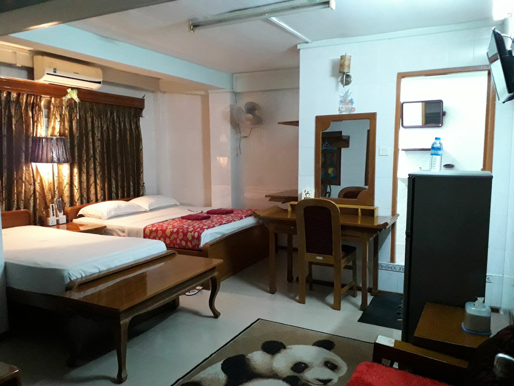 Chan Myae Guesthouse Rangoon Buitenkant foto